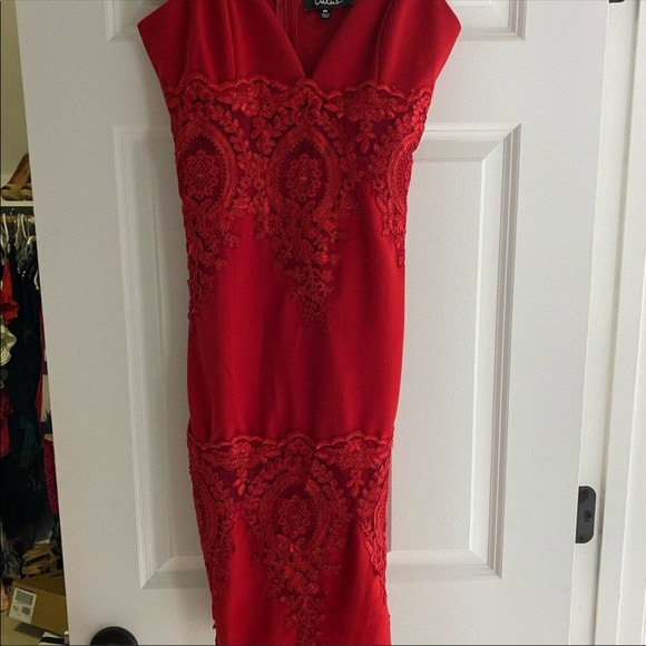 Beautiful RED date night dress - Picture 3 of 4
